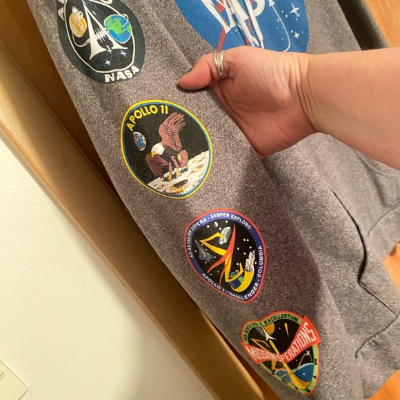 NASA Sweatshirt boys size 18 Large - Picture 3 of 4